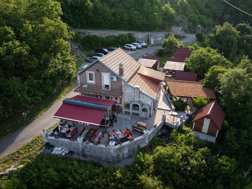 Property building, Neighbourhood, Natural landscape, Location