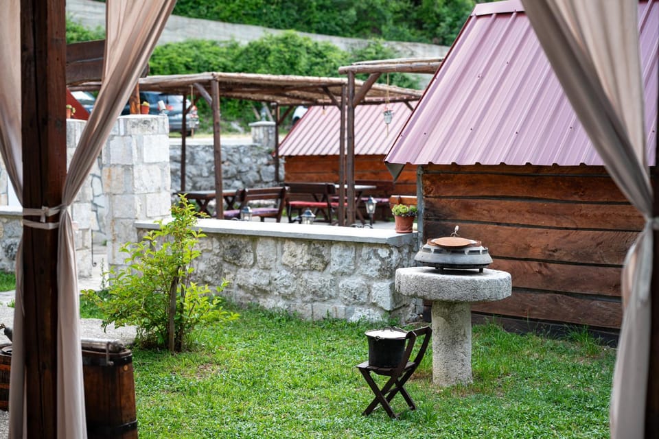 Restaurant/places to eat, BBQ facilities, Garden, Garden view