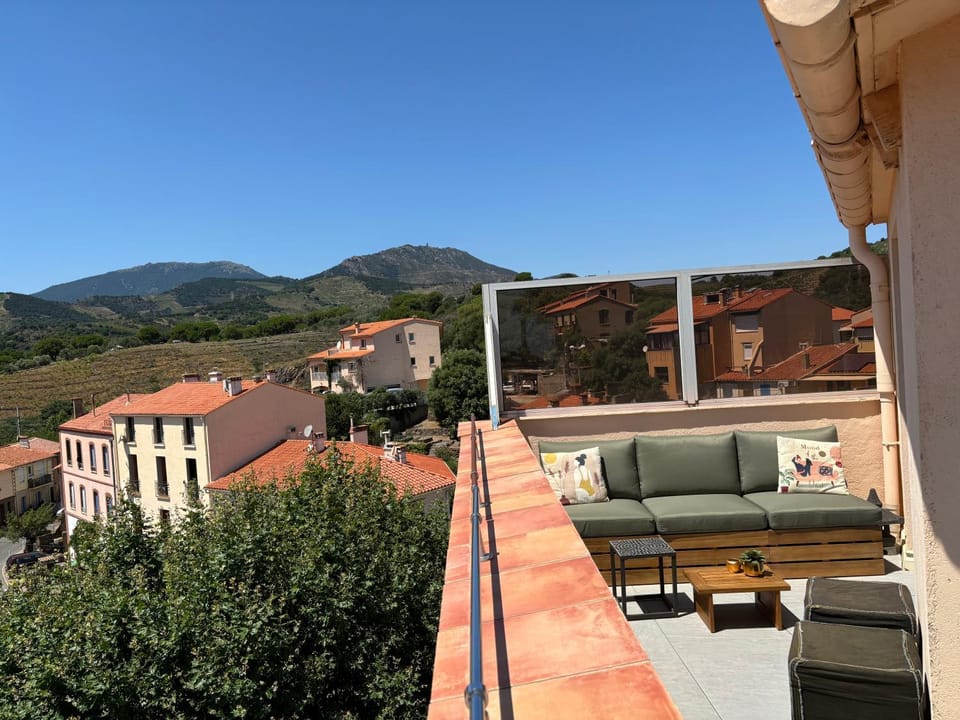 Attique à Banyuls - vue mer et montagne Apartment in Port-Vendres