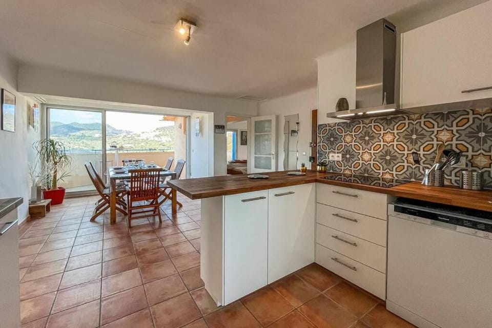 Attique à Banyuls - vue mer et montagne Apartment in Port-Vendres