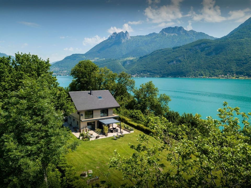 Property building, Day, Natural landscape, Lake view, Mountain view