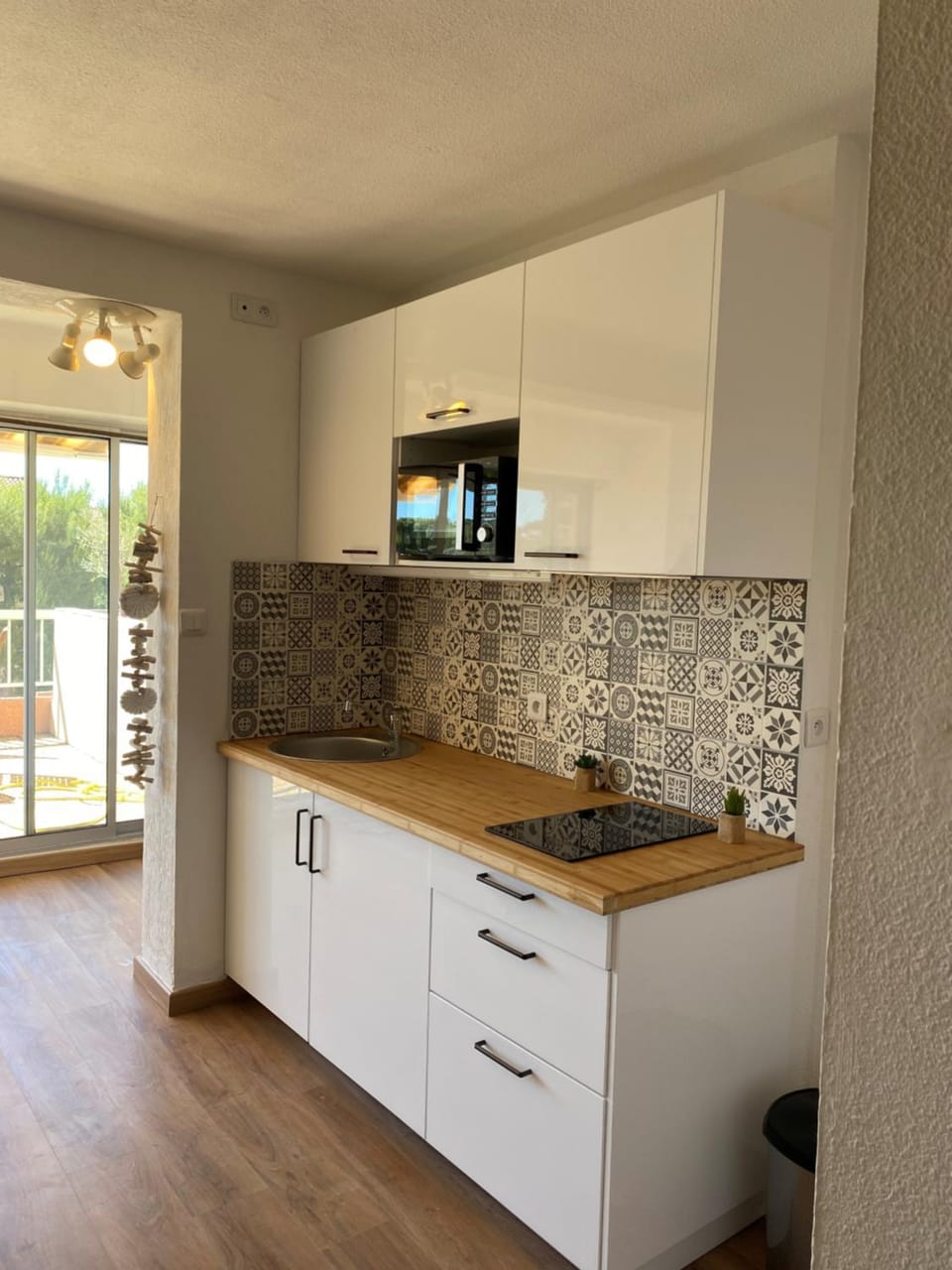 Kitchen or kitchenette
