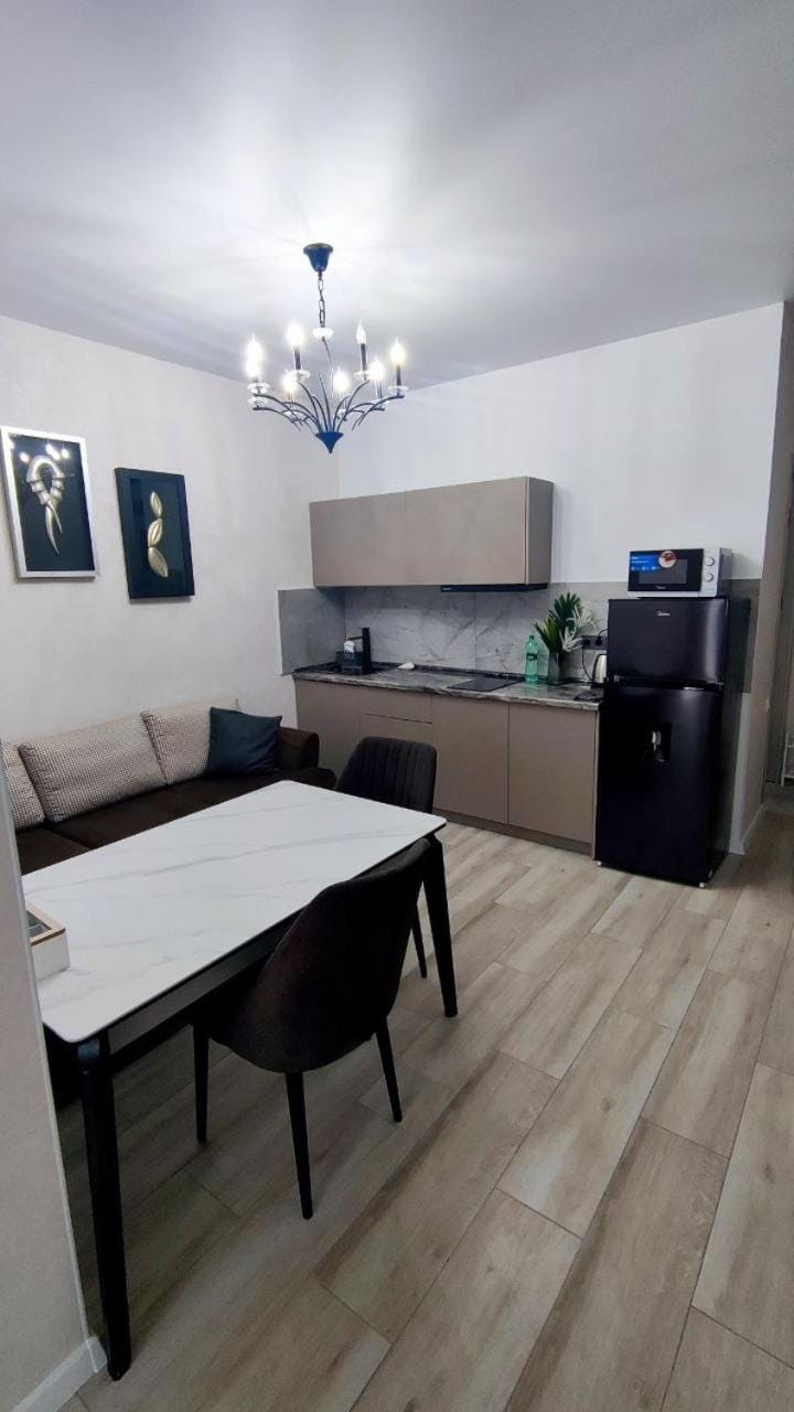 Tbel-Abuseridze 5, 2 rooms with a beautiful view Apartment in Batumi