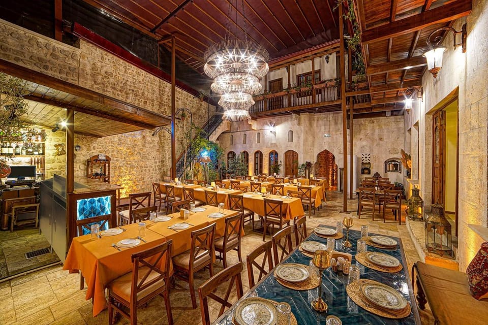 Restaurant/places to eat, Lounge or bar, Inner courtyard view