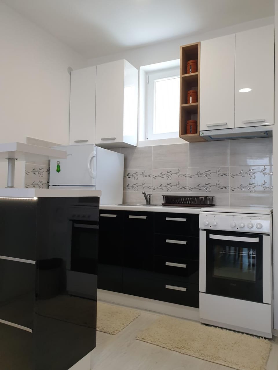 Kitchen or kitchenette, Communal kitchen