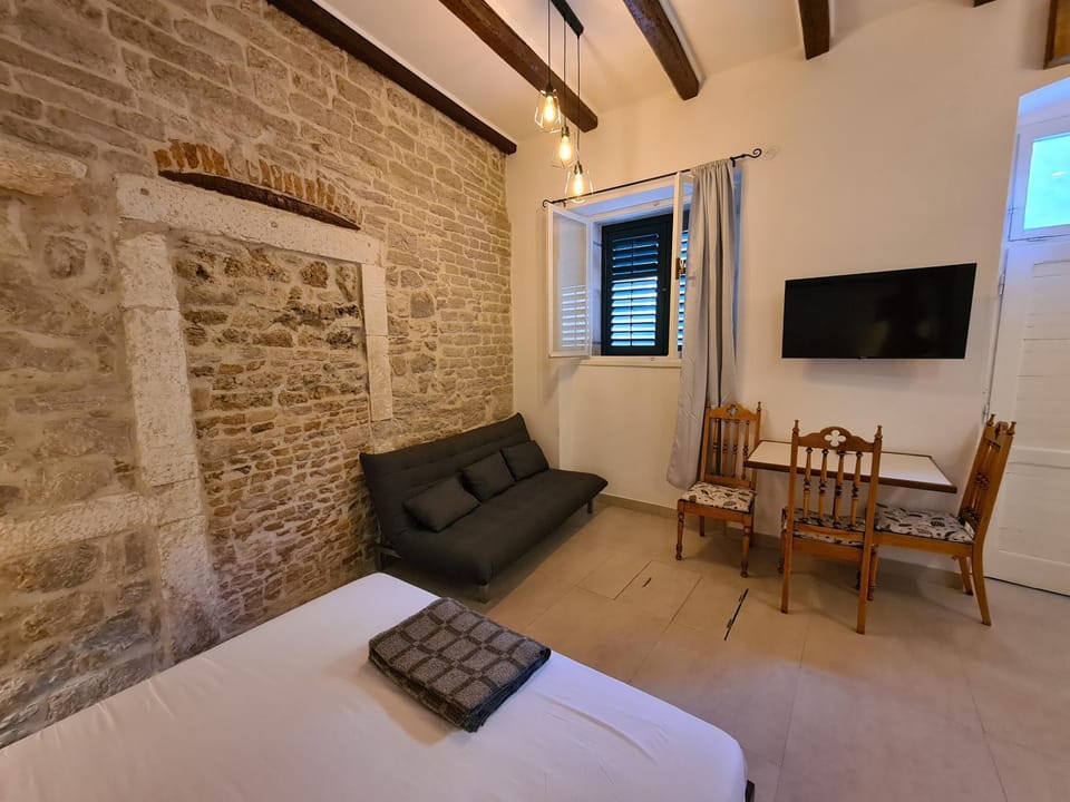 Communal lounge/ TV room, Living room, Seating area