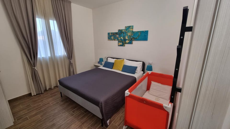 Bed, Bedroom, cot