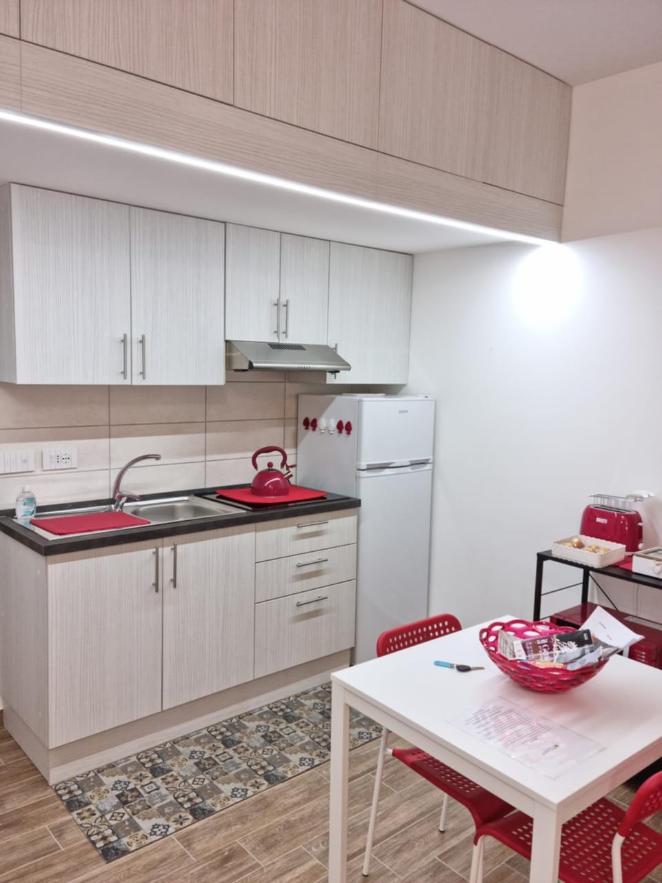 Kitchen or kitchenette, Dining area, minibar, pet friendly, stove