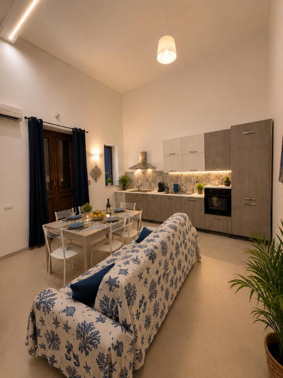 Kitchen or kitchenette, Living room, Seating area, Dining area