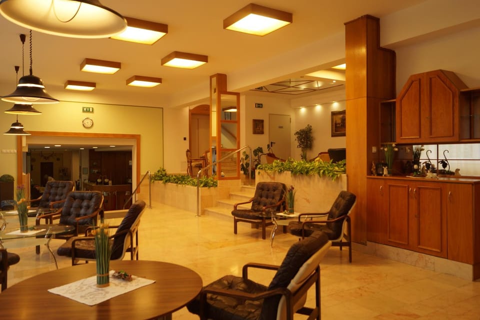 Lounge or bar, Food and drinks, Drinks, Alcoholic drinks, Alcoholic drinks, Non alcoholic drinks