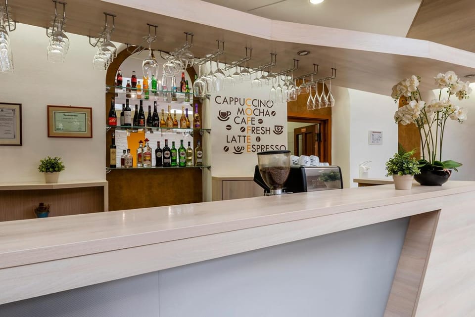 Lobby or reception, Lounge or bar
