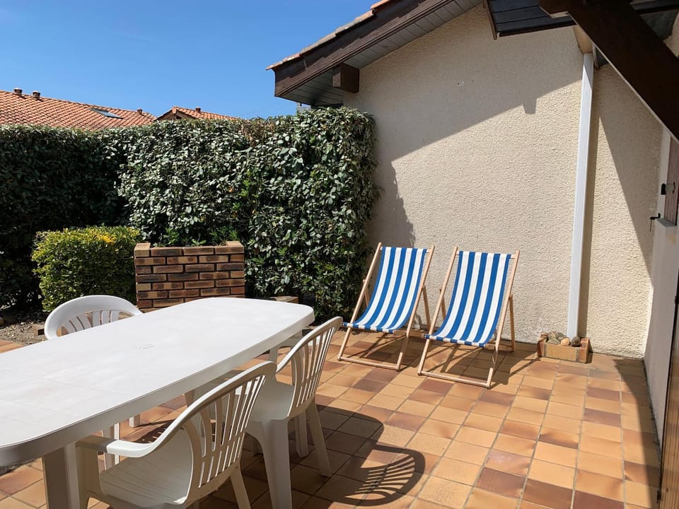 Maison 2 chambres à Biscarrosse Plage, à deux pas de la mer, avec terrasse, parking et ménage inclus - FR-1-319-438 Apartment in Biscarrosse