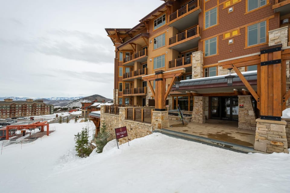 Property building, Winter