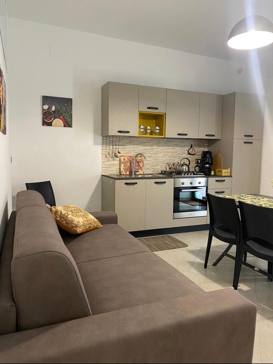 Kitchen or kitchenette, Living room, Seating area, pet friendly