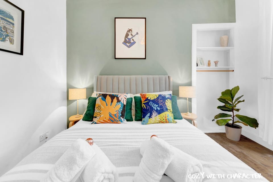 Bed, Bedroom