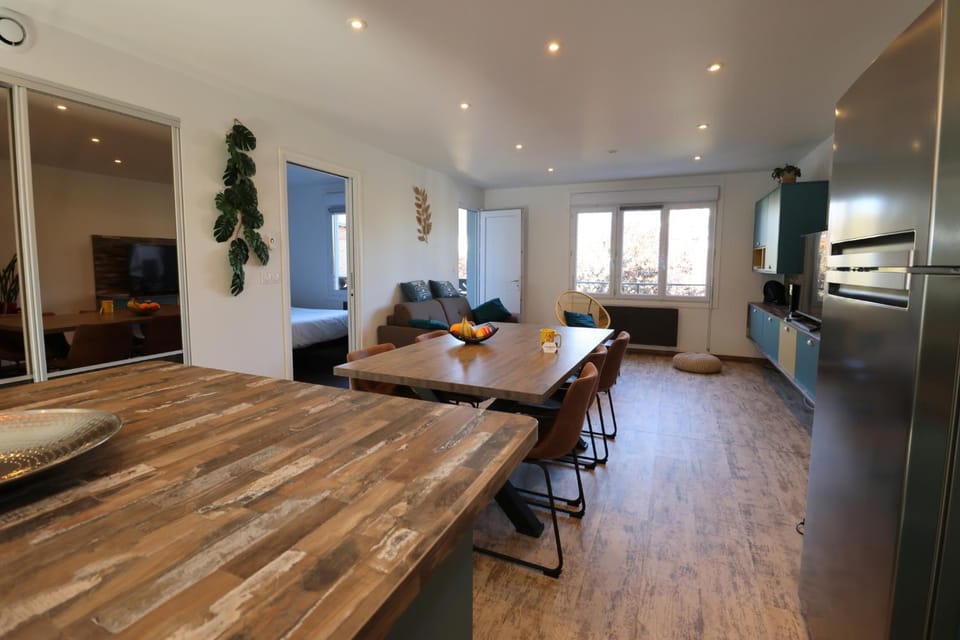 Living room, Dining area