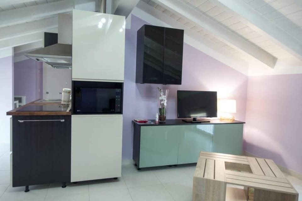 TV and multimedia, Kitchen or kitchenette, Living room, Dining area