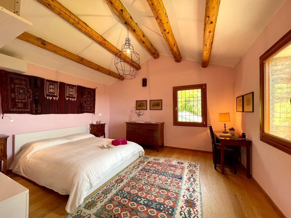 Bed, Photo of the whole room, Bedroom, hair dresser