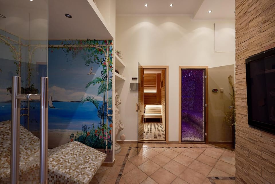 Sauna, Steam room, Spa and wellness centre/facilities
