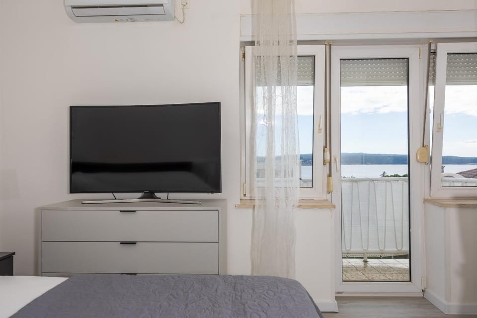 TV and multimedia, Bedroom, Sea view, air conditioner