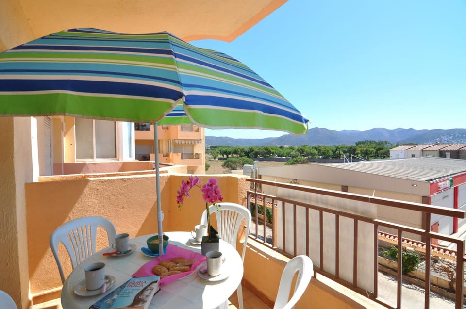 View (from property/room), Balcony/Terrace, Mountain view