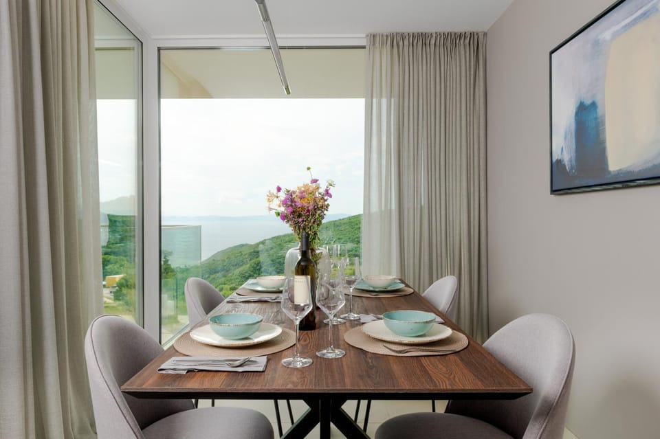 Dining area, Sea view