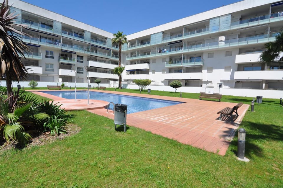 Property building, Garden, Swimming pool