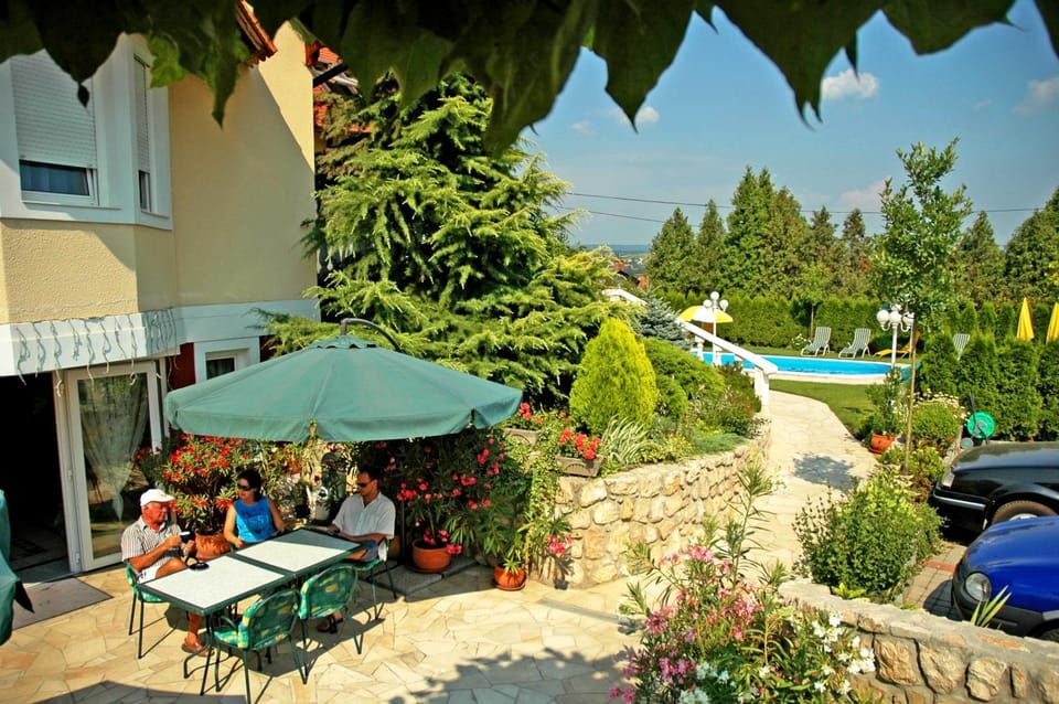 Balcony/Terrace, Garden view