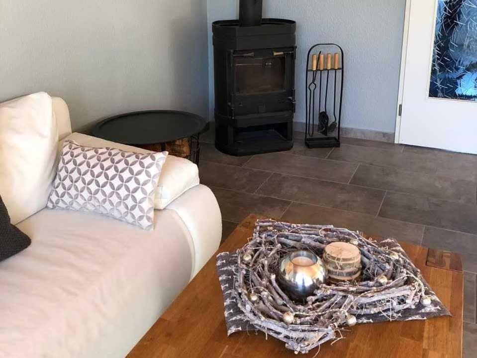 Decorative detail, Seating area, flat iron