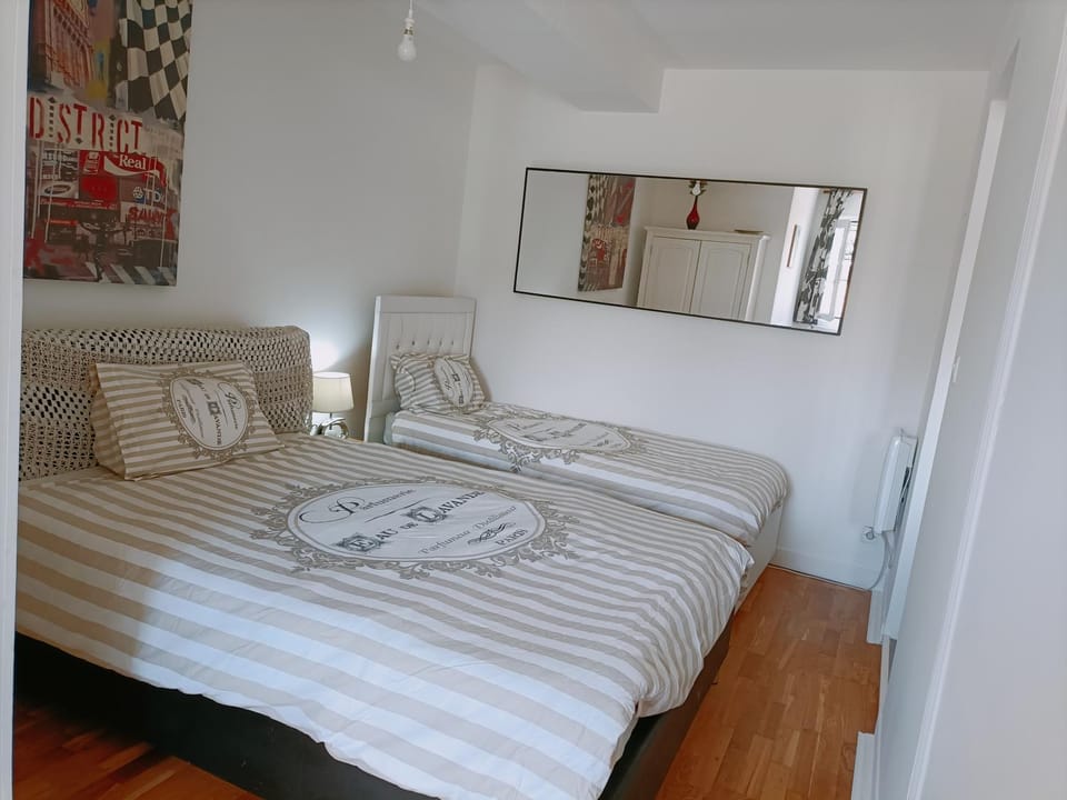Charmant appartement indépendant, 5 mn de Rouen, avec terrasse Apartment in Normandy