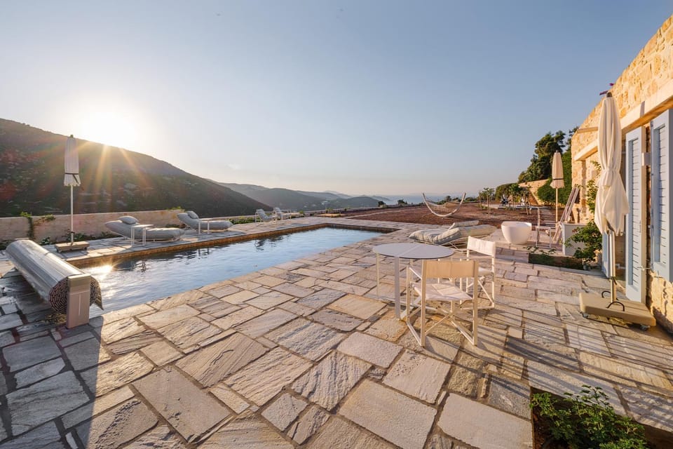 Balcony/Terrace, Swimming pool, Sunrise