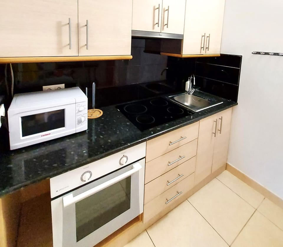 Kitchen or kitchenette, minibar, pet friendly, toaster