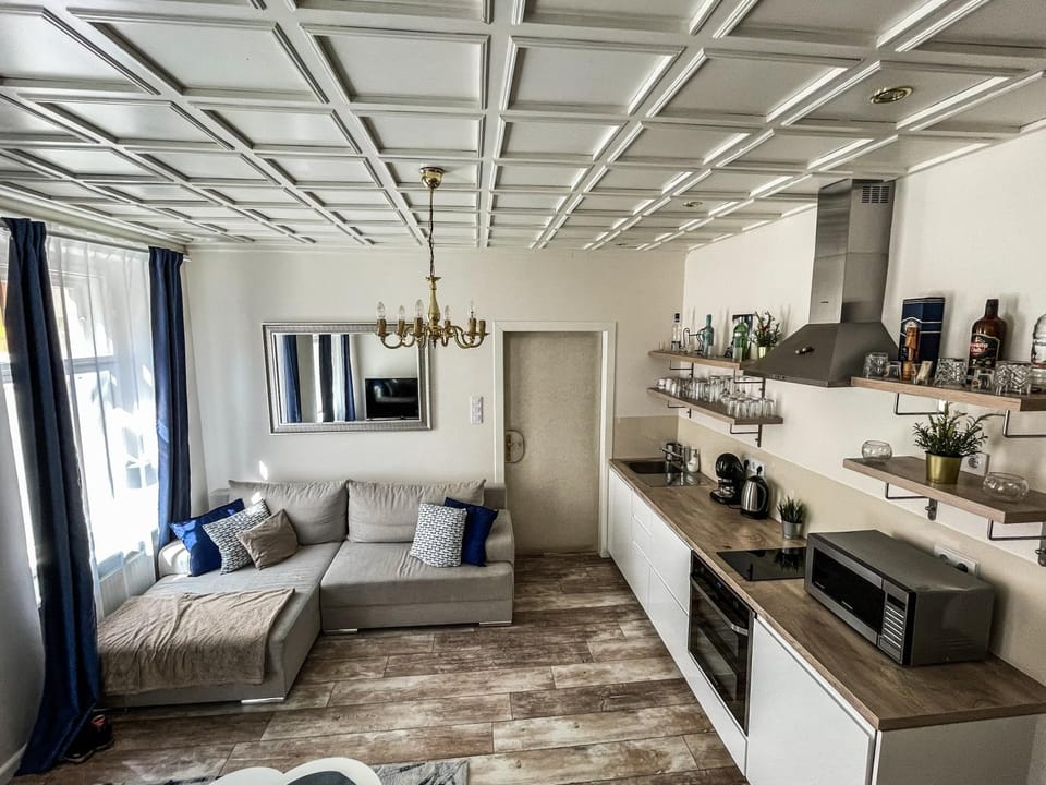 Coffee/tea facilities, Living room, Seating area