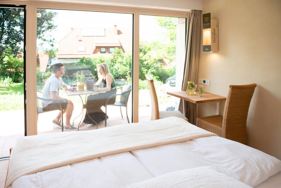 People, Photo of the whole room, Dining area, Bedroom