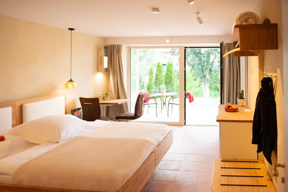 Photo of the whole room, Seating area, Bedroom
