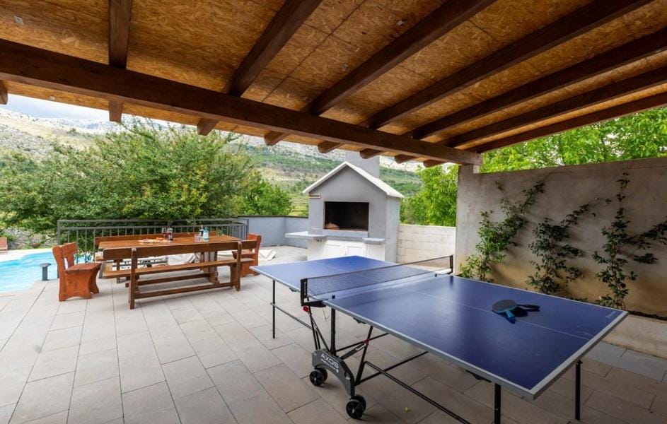 Villa Leandra near Omiš, private pool Villa in Split-Dalmatia County