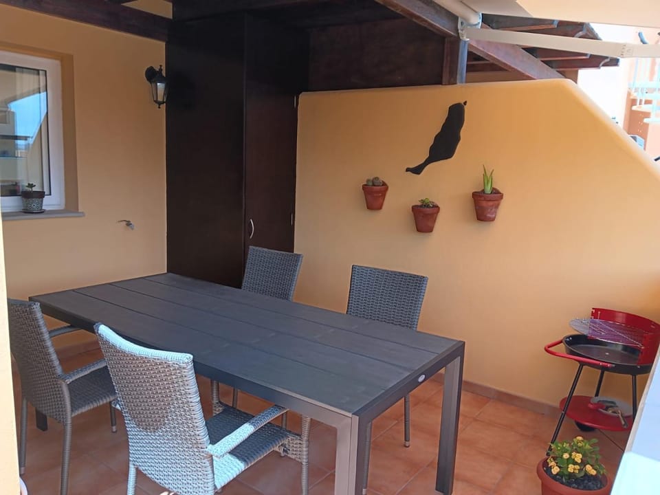 Patio, Dining area