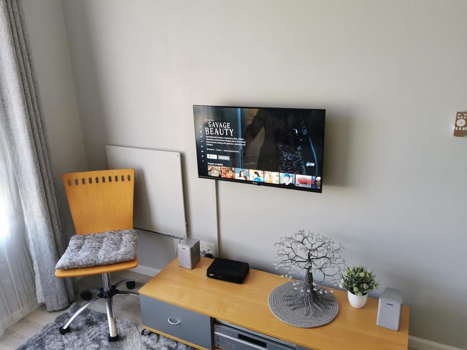 Guinea Fowl Self Catering Apartment in Cape Town