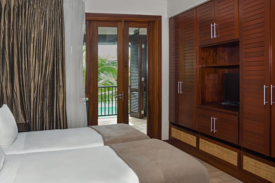 Bedroom, Garden view