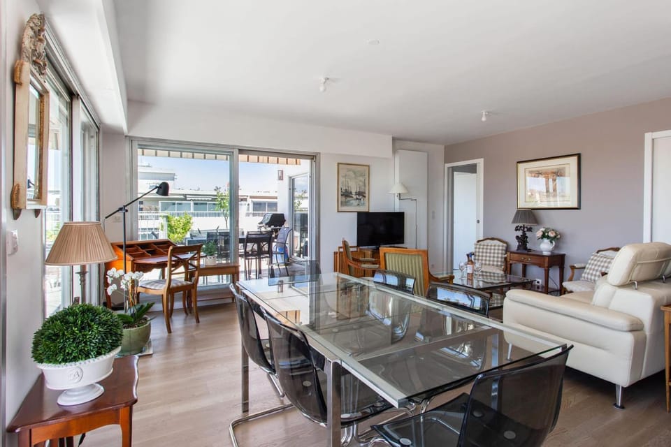 Le Panoramique Croisette - Welkeys Apartment in Cannes