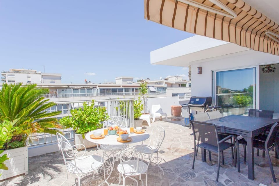 Le Panoramique Croisette - Welkeys Apartment in Cannes