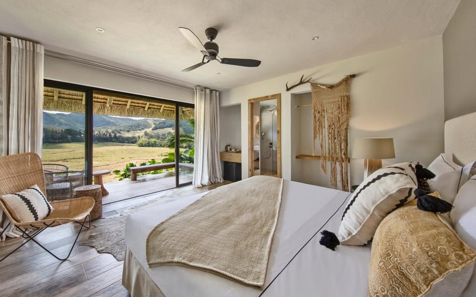 Photo of the whole room, Bedroom, Garden view, Mountain view