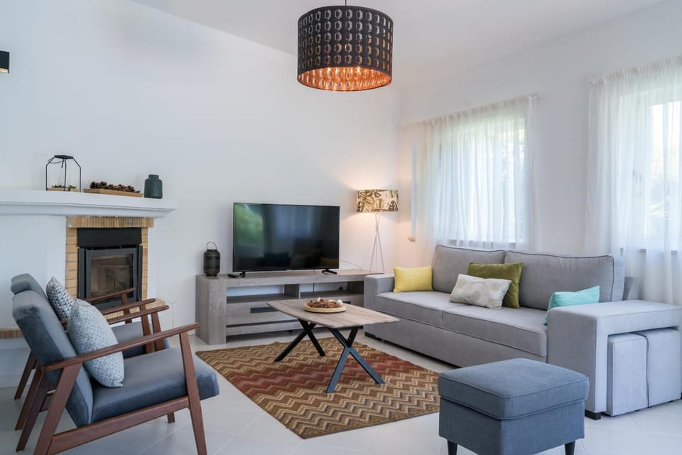 Communal lounge/ TV room, Living room