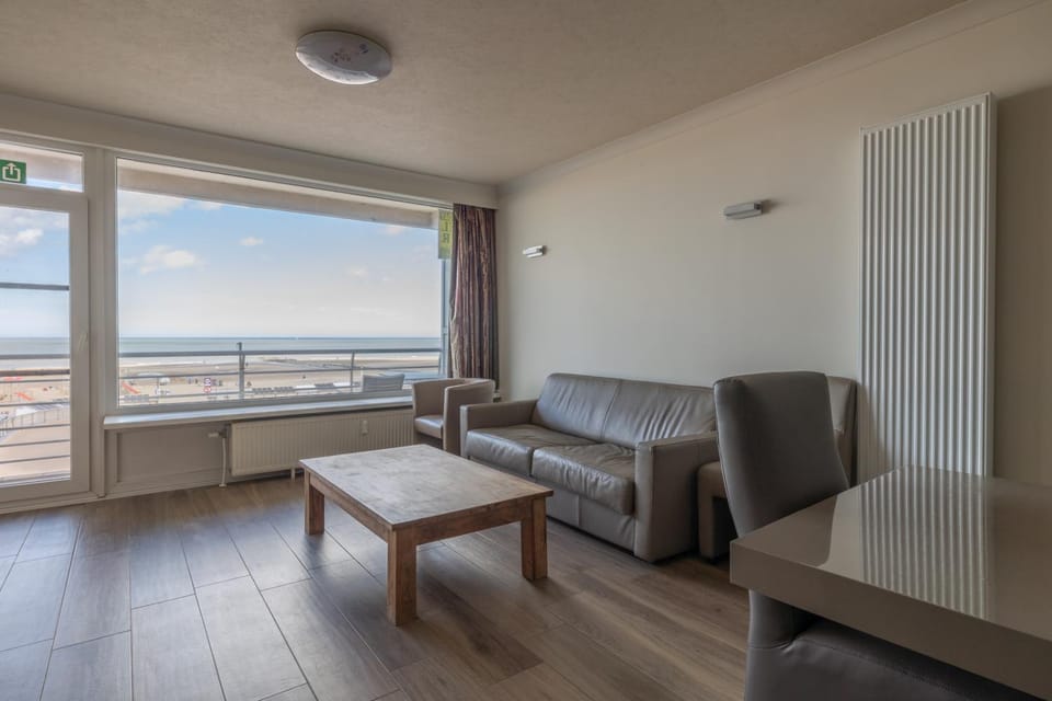 View (from property/room), Balcony/Terrace, Living room, Seating area, Sea view