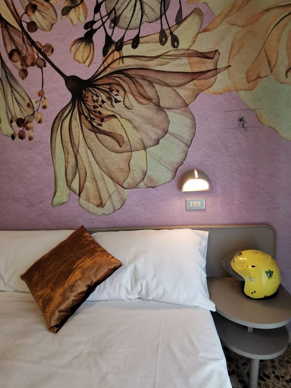 Bed, Living room, Bedroom