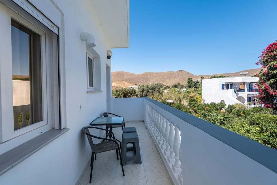 Property building, Natural landscape, Balcony/Terrace, Mountain view