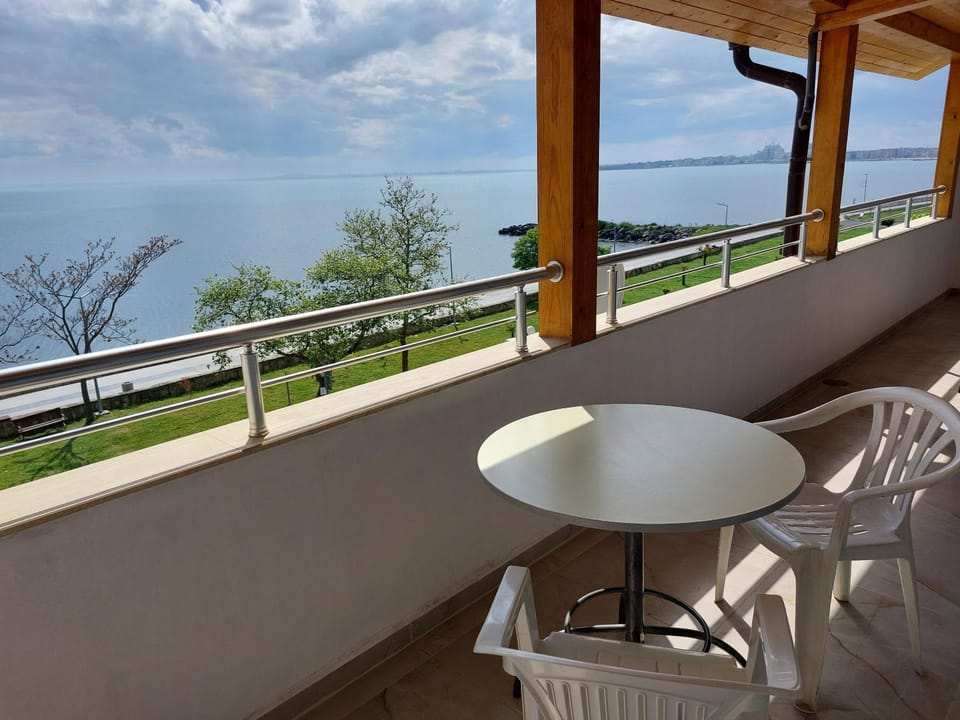 Day, Natural landscape, View (from property/room), Balcony/Terrace, Balcony/Terrace, Seating area, Sea view, Sea view