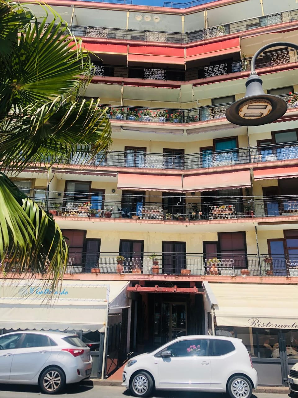 Peaceful apartment 1 minute walk to the beach Apartment in Ventimiglia