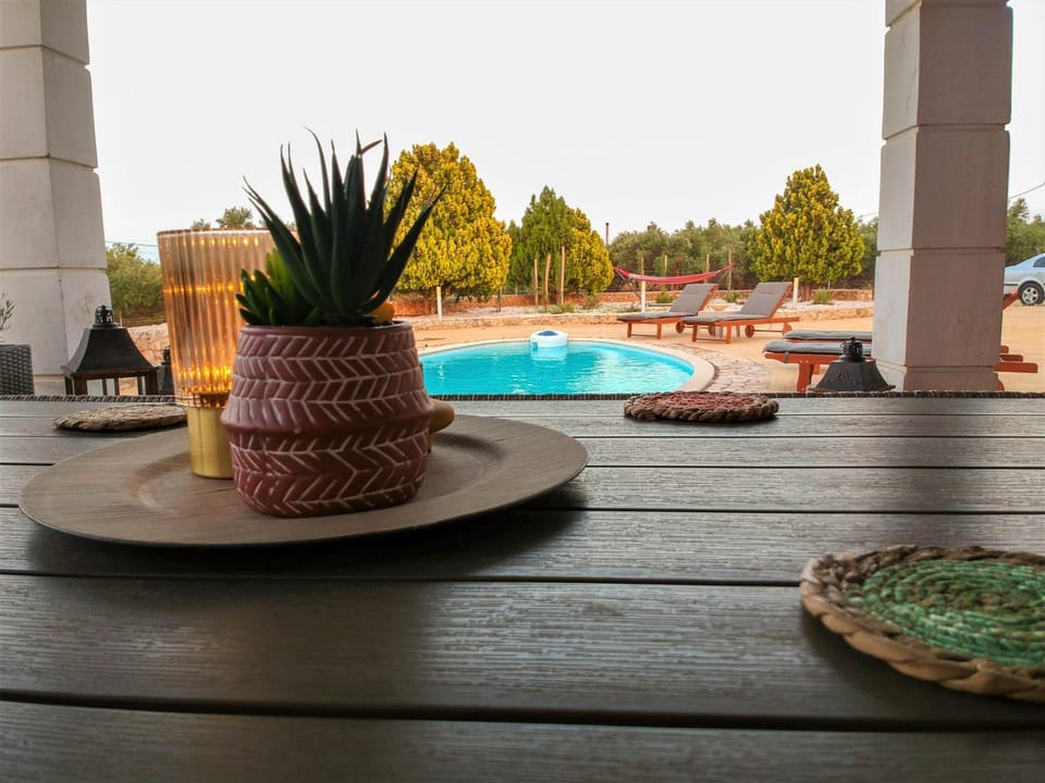 Pool view, Swimming pool, sunbed