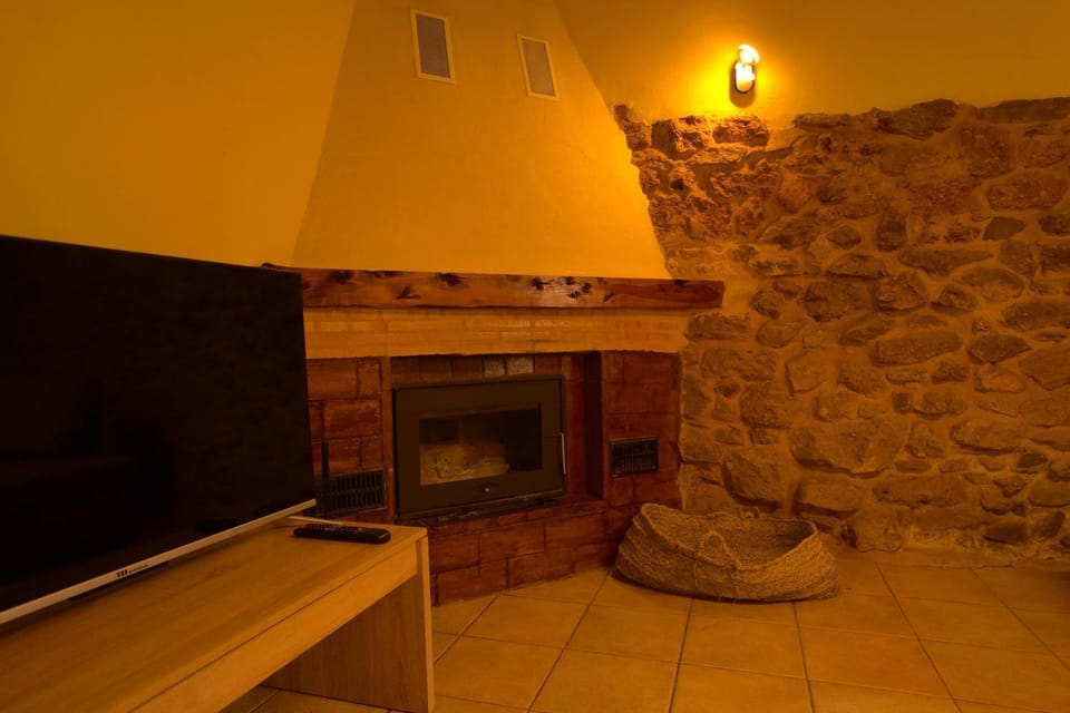 TV and multimedia, Living room, fireplace, flat iron, internet